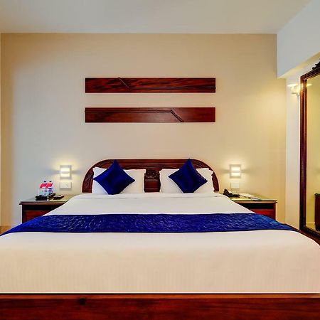 Hotel Sterling Guruvāyūr Extérieur photo