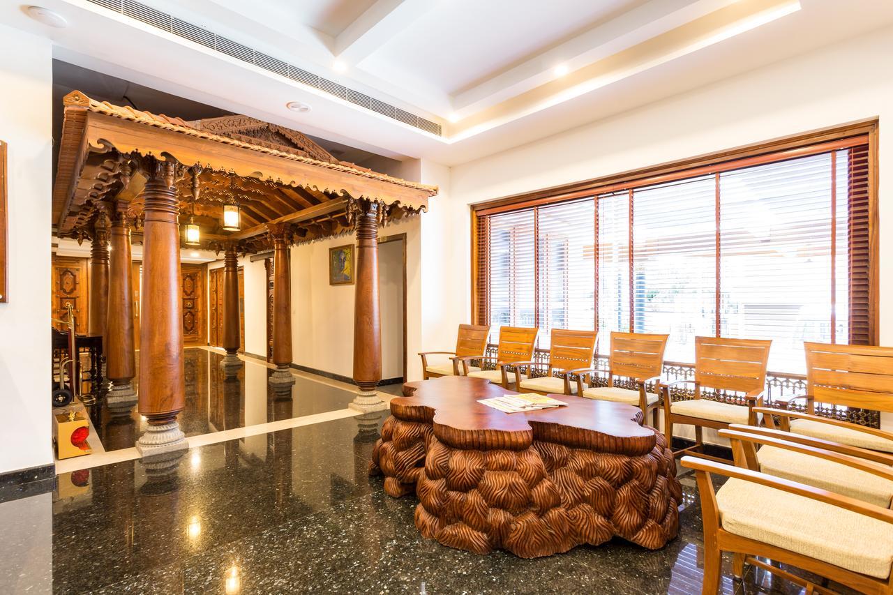 Hotel Sterling Guruvāyūr Extérieur photo