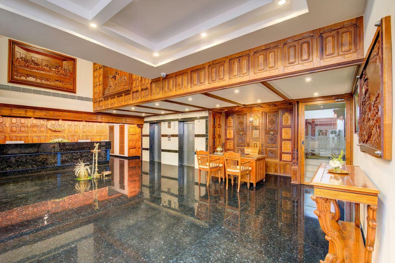 Hotel Sterling Guruvāyūr Extérieur photo
