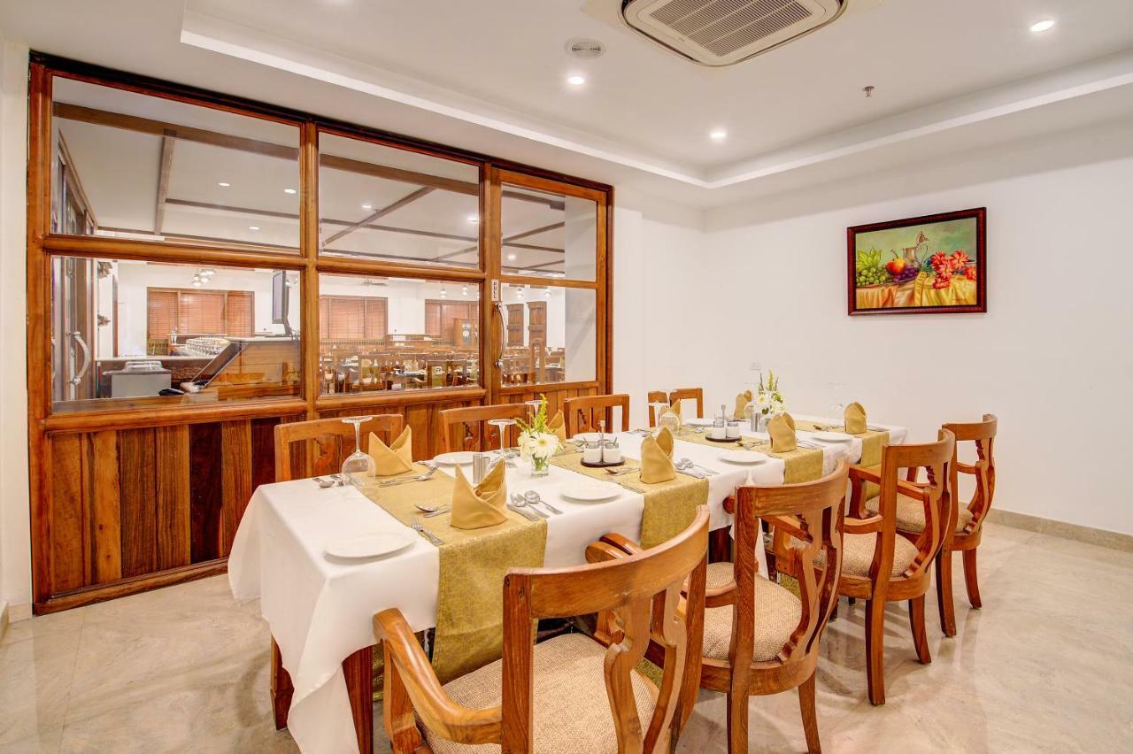 Hotel Sterling Guruvāyūr Extérieur photo