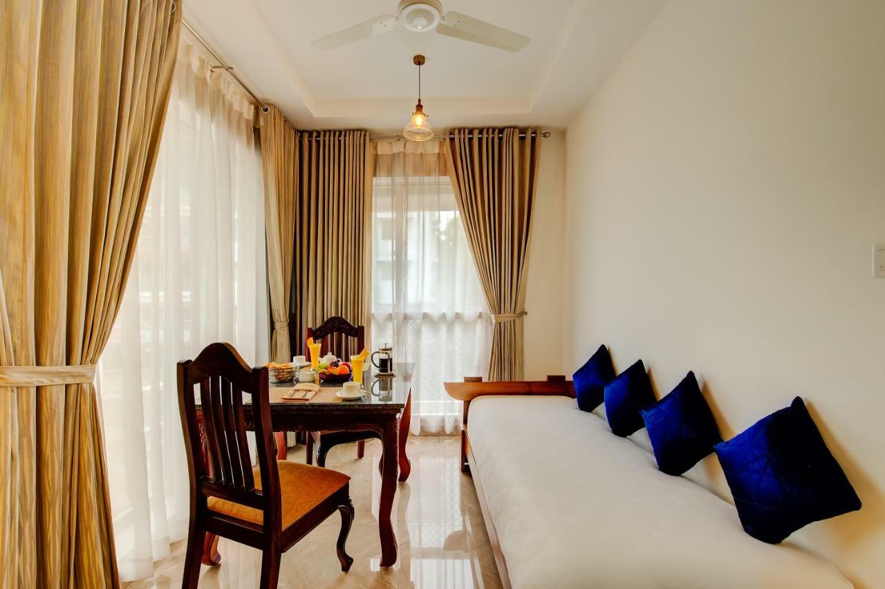 Hotel Sterling Guruvāyūr Extérieur photo